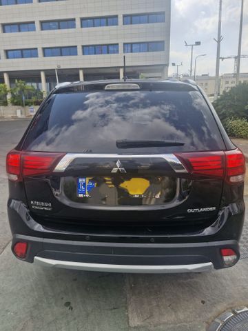 מיצובישי אאוטלנדר
