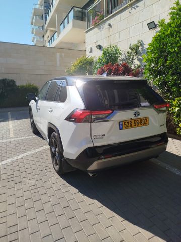 טויוטה RAV4