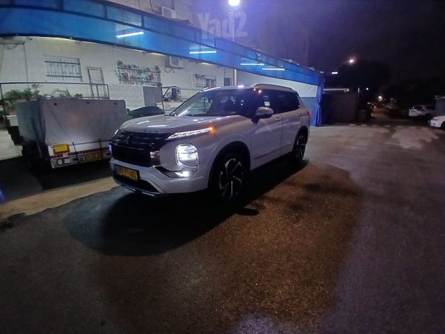 מיצובישי אאוטלנדר