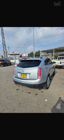 קאדילק SRX