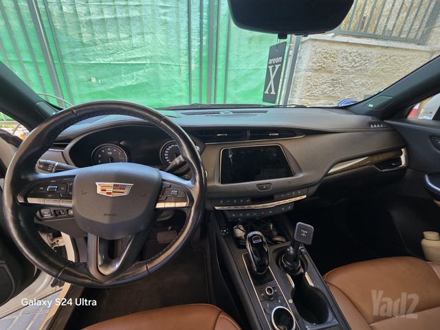 קאדילק XT4