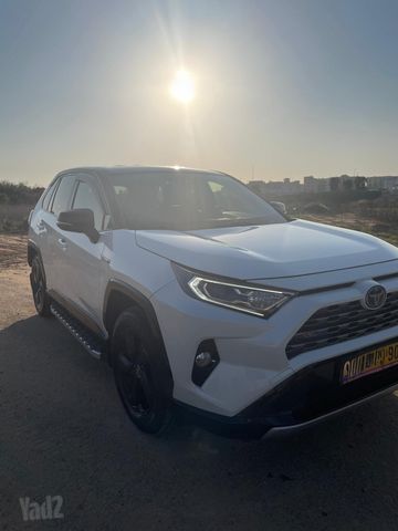 טויוטה RAV4