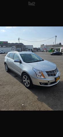 קאדילק SRX