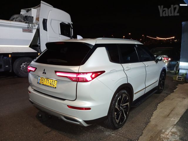 מיצובישי אאוטלנדר