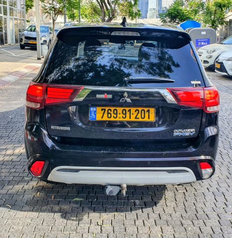 מיצובישי אאוטלנדר