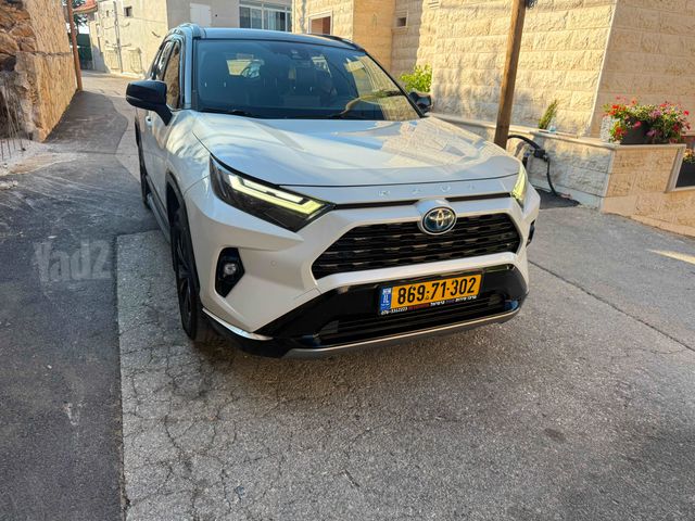 טויוטה RAV4