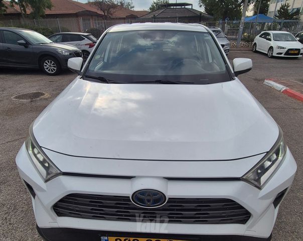 טויוטה RAV4