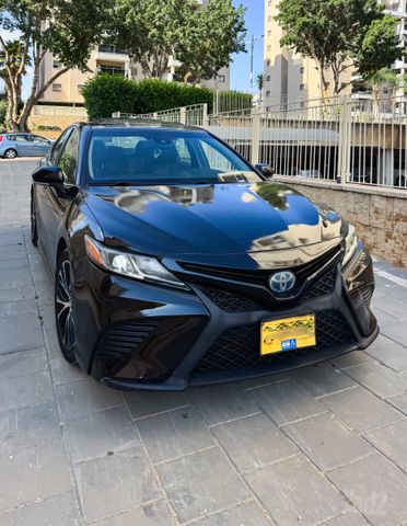טויוטה קאמרי