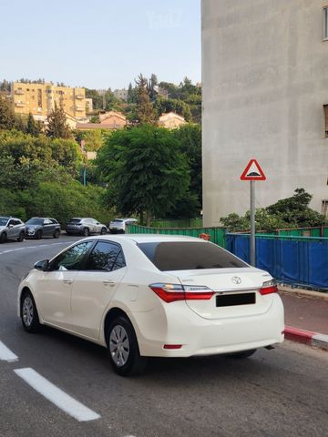 טויוטה קורולה