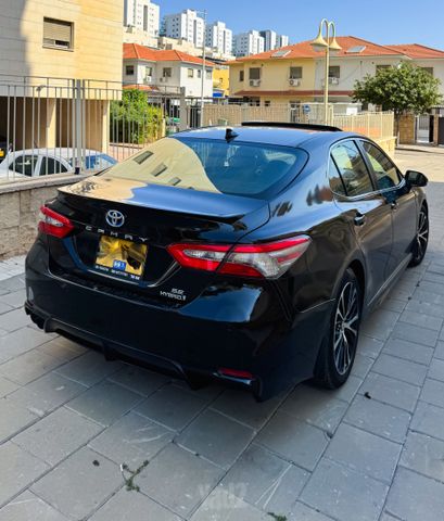 טויוטה קאמרי