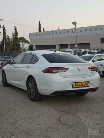 אופל אינסיגניה