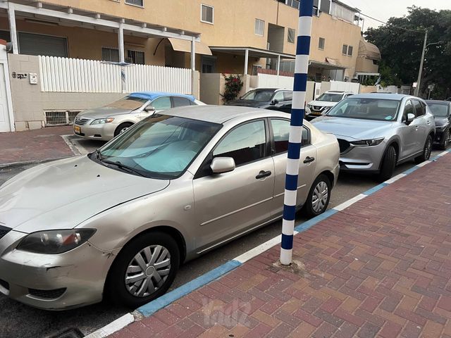 מודעת רכב מאזדה 3