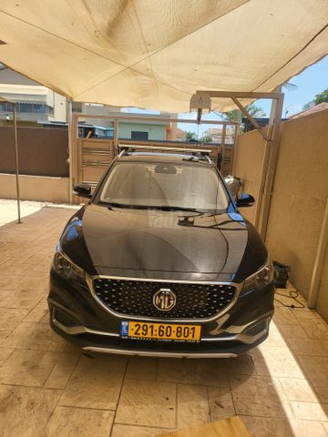 אם ג'י ZS