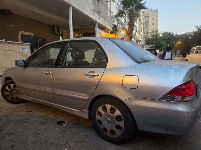 מיצובישי לנסר