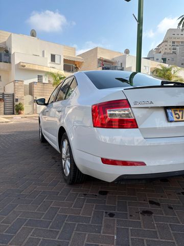 סקודה אוקטביה