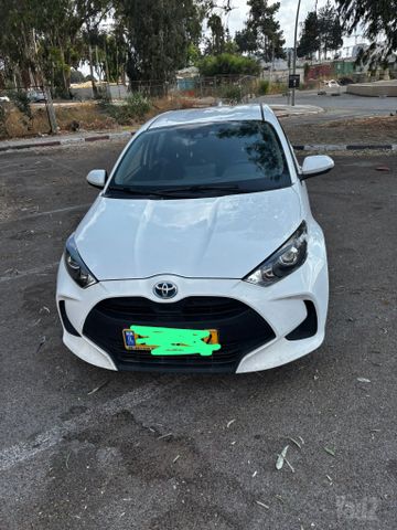 טויוטה יאריס