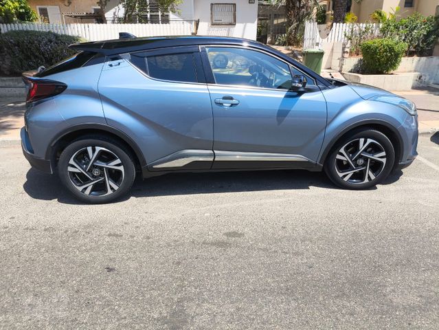 מודעת רכב טויוטה C-HR