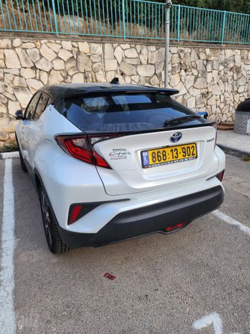 מודעת רכב טויוטה C-HR