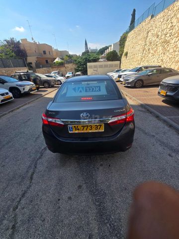 טויוטה קורולה