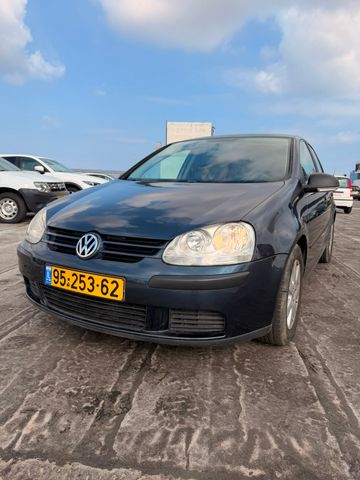 גולף Trendline אוט׳ בנזין 5 דל 1.6 (102 כ״ס)
