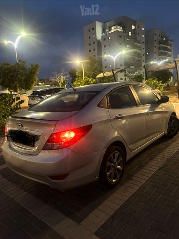 יונדאי אקסנט i25