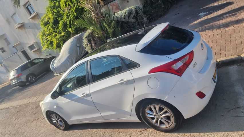 יונדאי i30