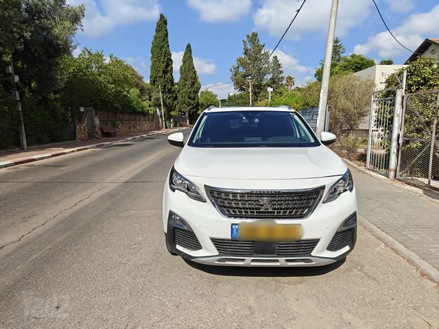 פיג'ו 3008
