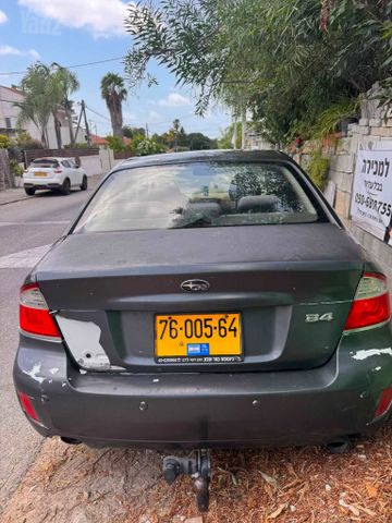 סובארו B4/לגאסי