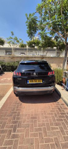 פיג'ו 3008