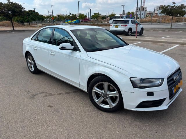אאודי A4