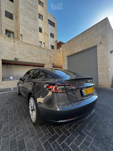 מודעת רכב טסלה מודל 3