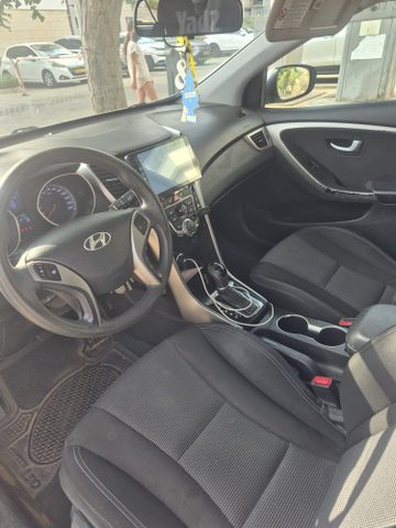 יונדאי i30