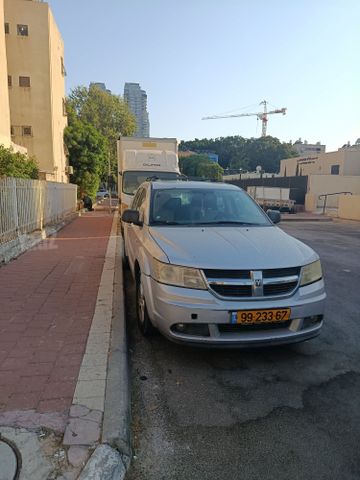 מודעת רכב דודג' ג'רני