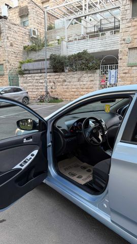 יונדאי אקסנט i25