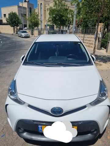 טויוטה פריוס פלוס