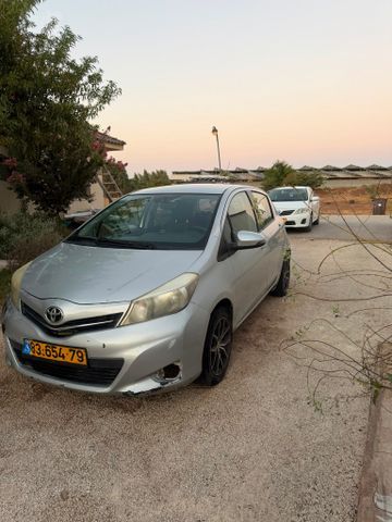 טויוטה יאריס