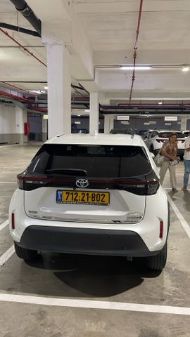 טויוטה יאריס קרוס