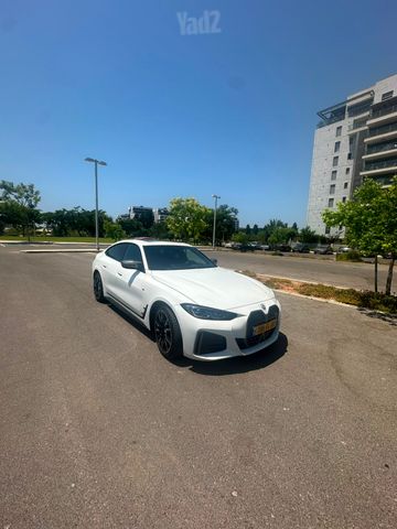 ב מ וו i4
