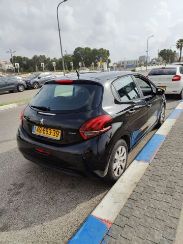 פיג'ו 208