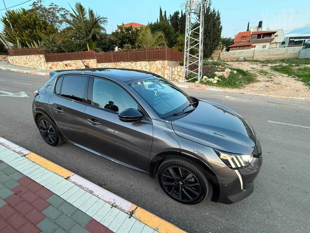פיג'ו 208