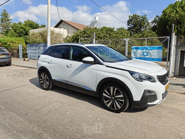 פיג'ו 3008