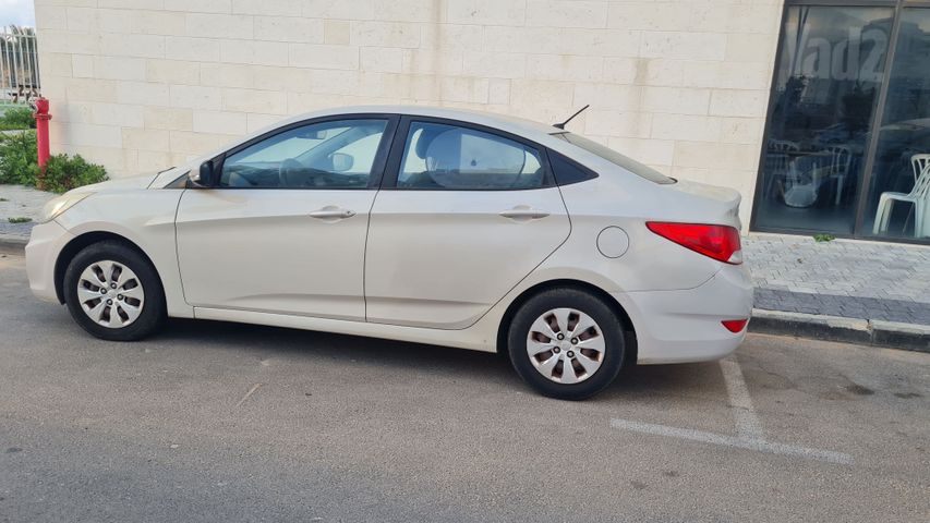 יונדאי אקסנט i25