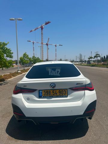 ב מ וו i4