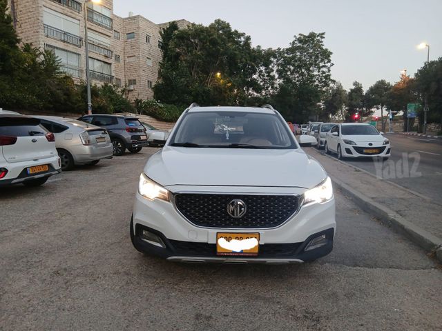 אם ג'י ZS