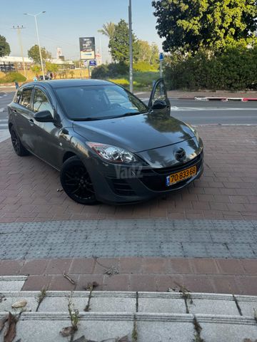 מודעת רכב מאזדה 3