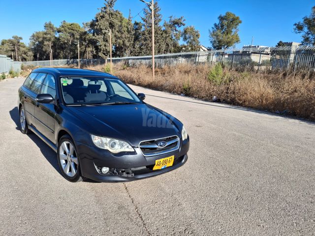 סובארו B4/לגאסי