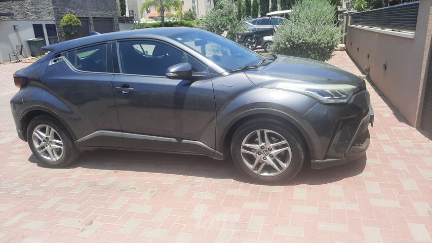מודעת רכב טויוטה C-HR