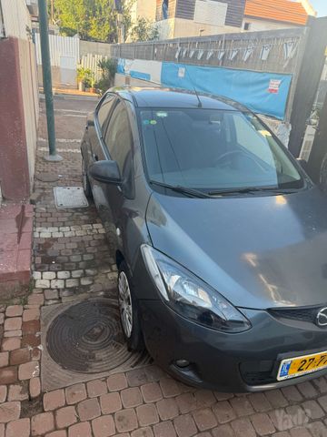 מודעת רכב מאזדה 2