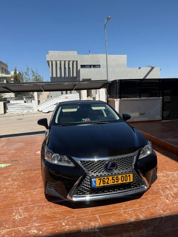 לקסוס CT