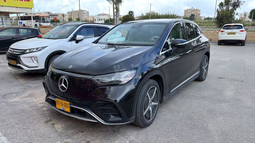 מרצדס-בנץ EQE SUV